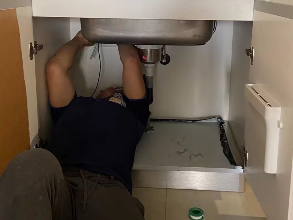 全家潔追求外觀與水的品質．強烈推薦RO淨水雙機案例施工或設備安裝現場照片