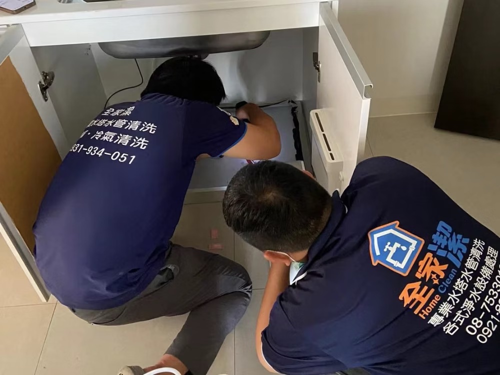 全家潔追求外觀與水的品質．強烈推薦RO淨水雙機案例施工或設備安裝現場照片