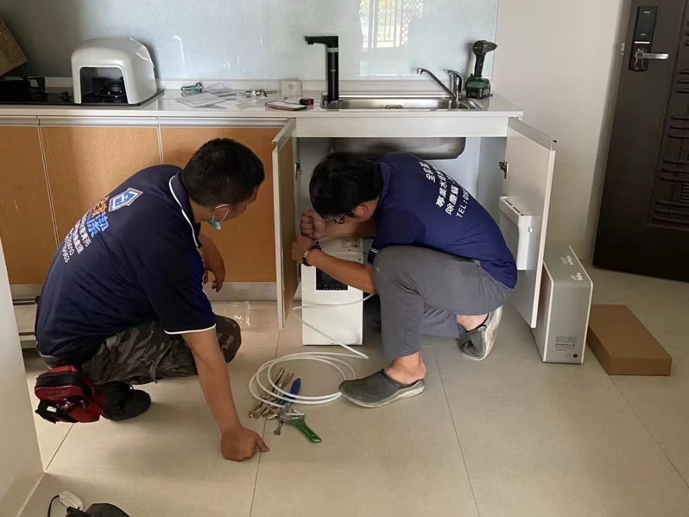 全家潔追求外觀與水的品質．強烈推薦RO淨水雙機案例施工或設備安裝現場照片