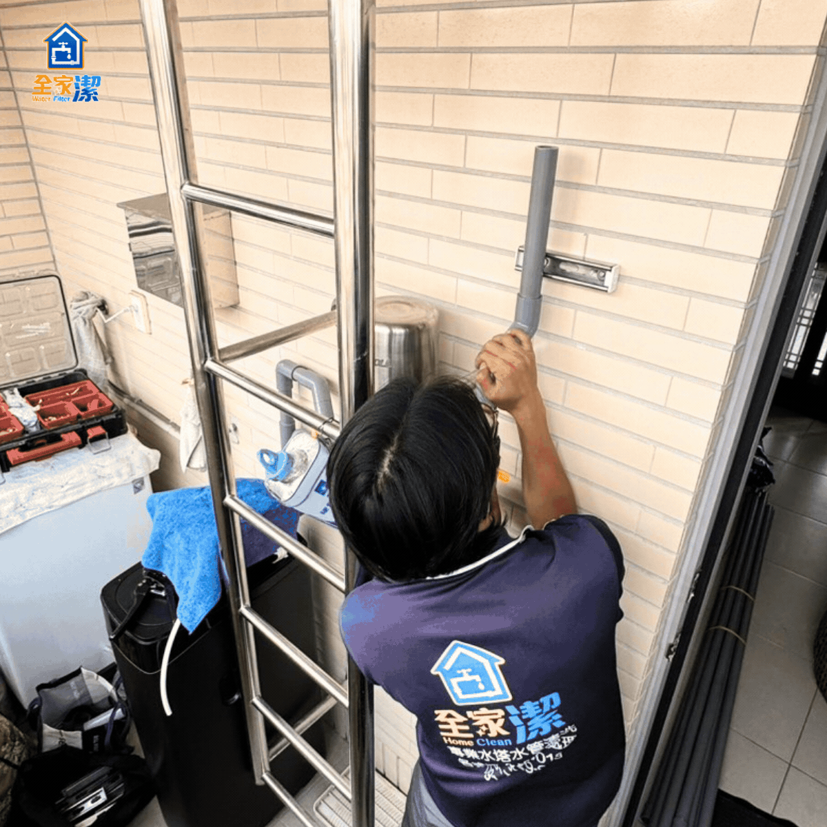 全家潔高雄全戶淨水軟水安裝推薦｜水塔清洗搭配全戶淨水，改善出水變小與水垢問題案例施工或設備安裝現場照片